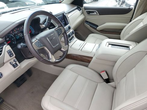 Used 2020 GMC Yukon Denali w/ Denali Premium Package RWD image 21