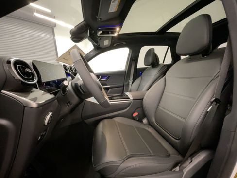 Used 2026 Mercedes-Benz GLC 300 4MATIC image 13