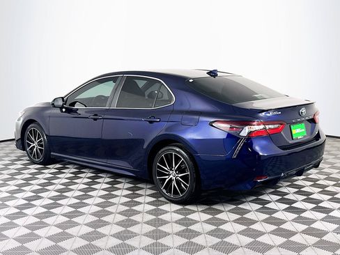 Used 2021 Toyota Camry SE FWD image 6