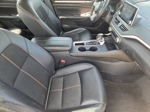 Used 2021 Nissan Altima 2.5 SR FWD image 12