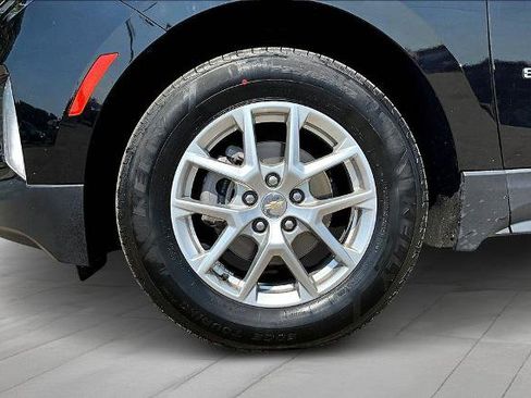 Used 2023 Chevrolet Equinox LT w/ Driver Convenience Package image 9