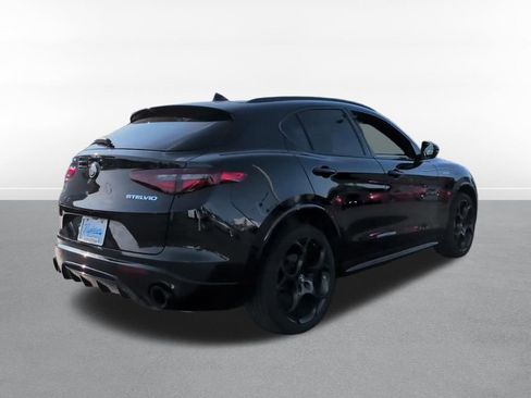 Used 2023 Alfa Romeo Stelvio Veloce AWD/4WD image 3