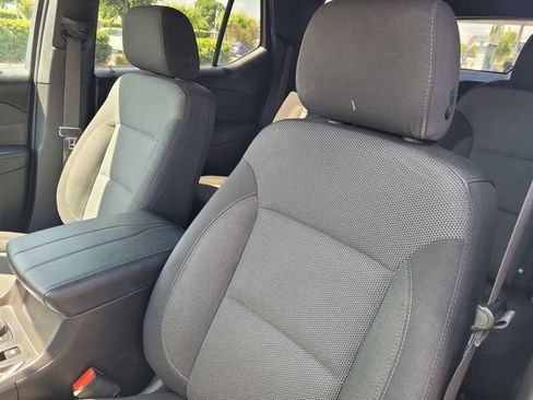Used 2023 Chevrolet Traverse LT AWD/4WD image 13