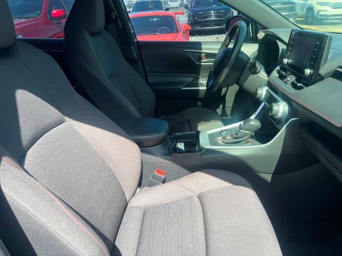 Used 2021 Toyota RAV4 SE w/ Weather & Moonroof Package AWD/4WD image 8