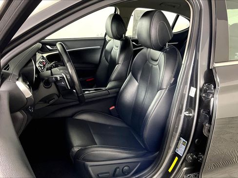 Used 2020 Genesis G70 2.0T image 7