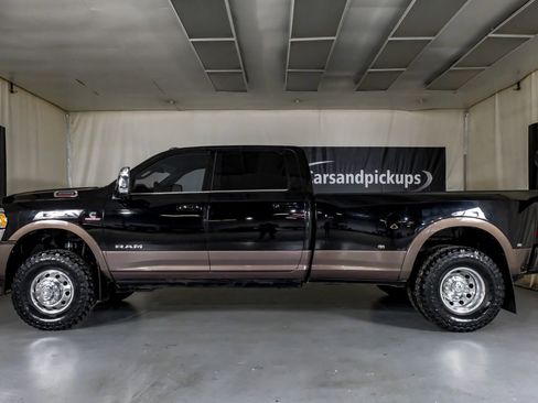 Used 2024 RAM 3500 Limited w/ Towing Technology Group AWD/4WD image 11