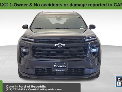 Used 2025 Chevrolet Traverse LT w/ Midnight/Sport Edition image 2