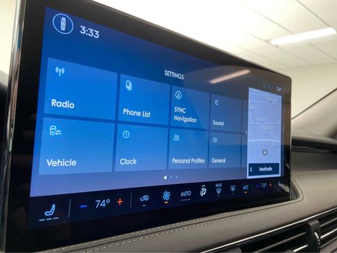 Used 2025 Lincoln Corsair Grand Touring image 33