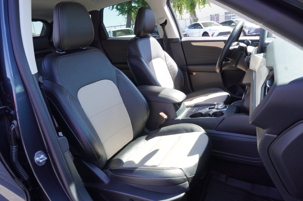 Used 2022 Ford Escape Titanium w/ Titanium Elite Package AWD/4WD image 15