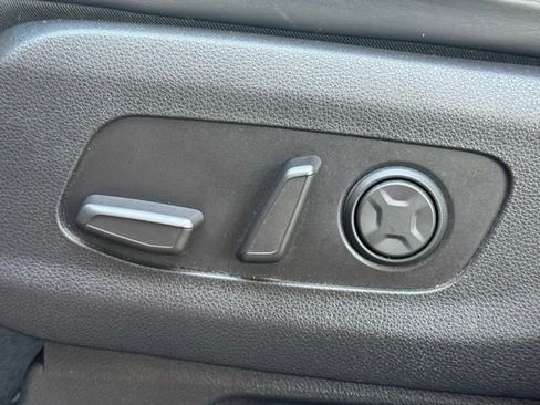 Used 2022 Kia Carnival SX image 8