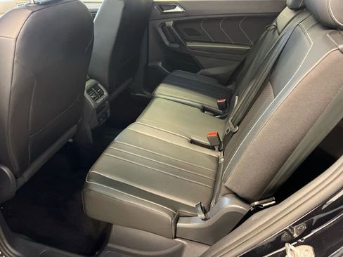 Certified 2023 Volkswagen Tiguan SE w/ Panoramic Sunroof Package FWD image 17