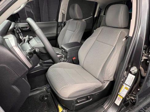 Used 2020 Toyota Tacoma SR5 image 3