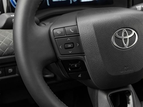 Certified 2025 Toyota Camry XLE FWD image 43