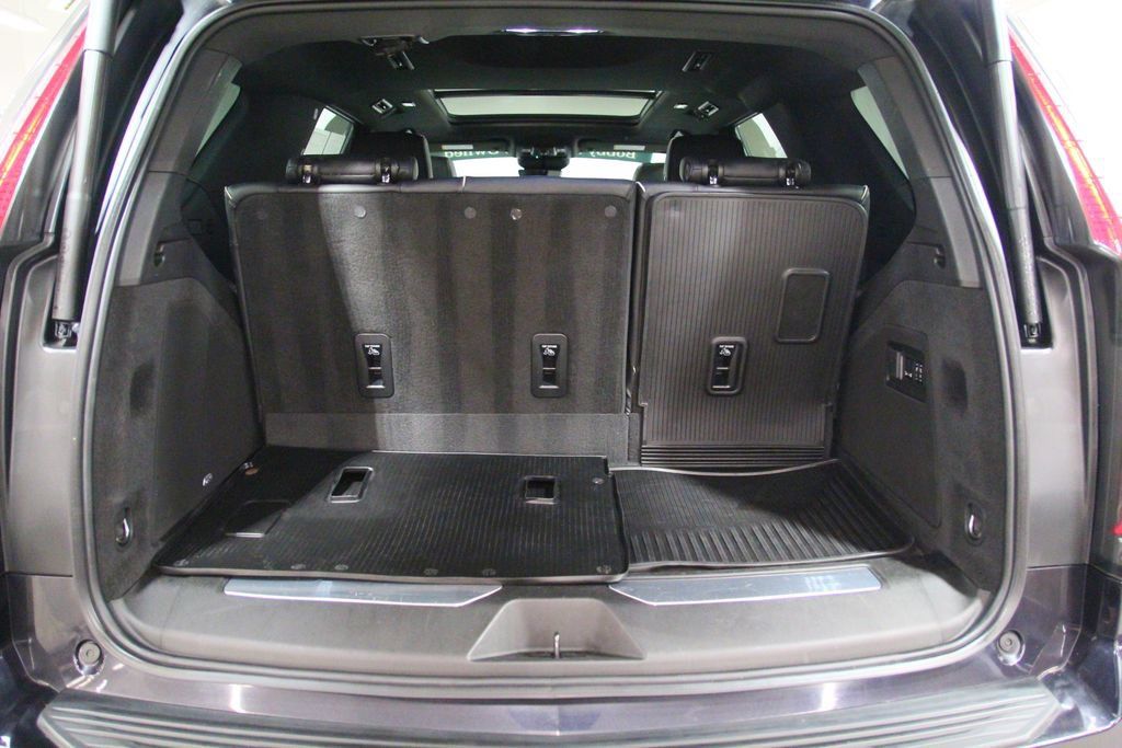 Used 2022 Cadillac Escalade Sport w/ LPO, Floor Liner Package AWD/4WD image 25