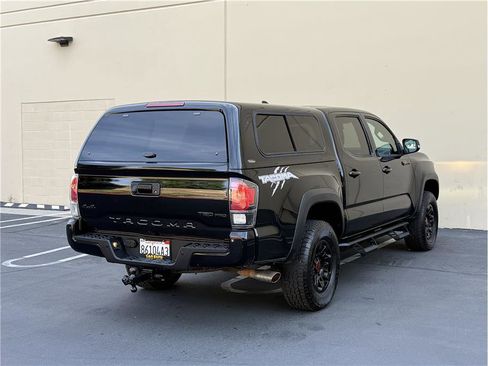 Used 2018 Toyota Tacoma TRD Pro AWD/4WD image 7