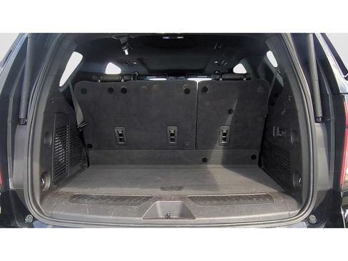 Used 2021 Chevrolet Tahoe LT w/ LT Signature Plus Package RWD image 9
