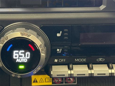Certified 2025 Toyota Tacoma Limited AWD/4WD image 8