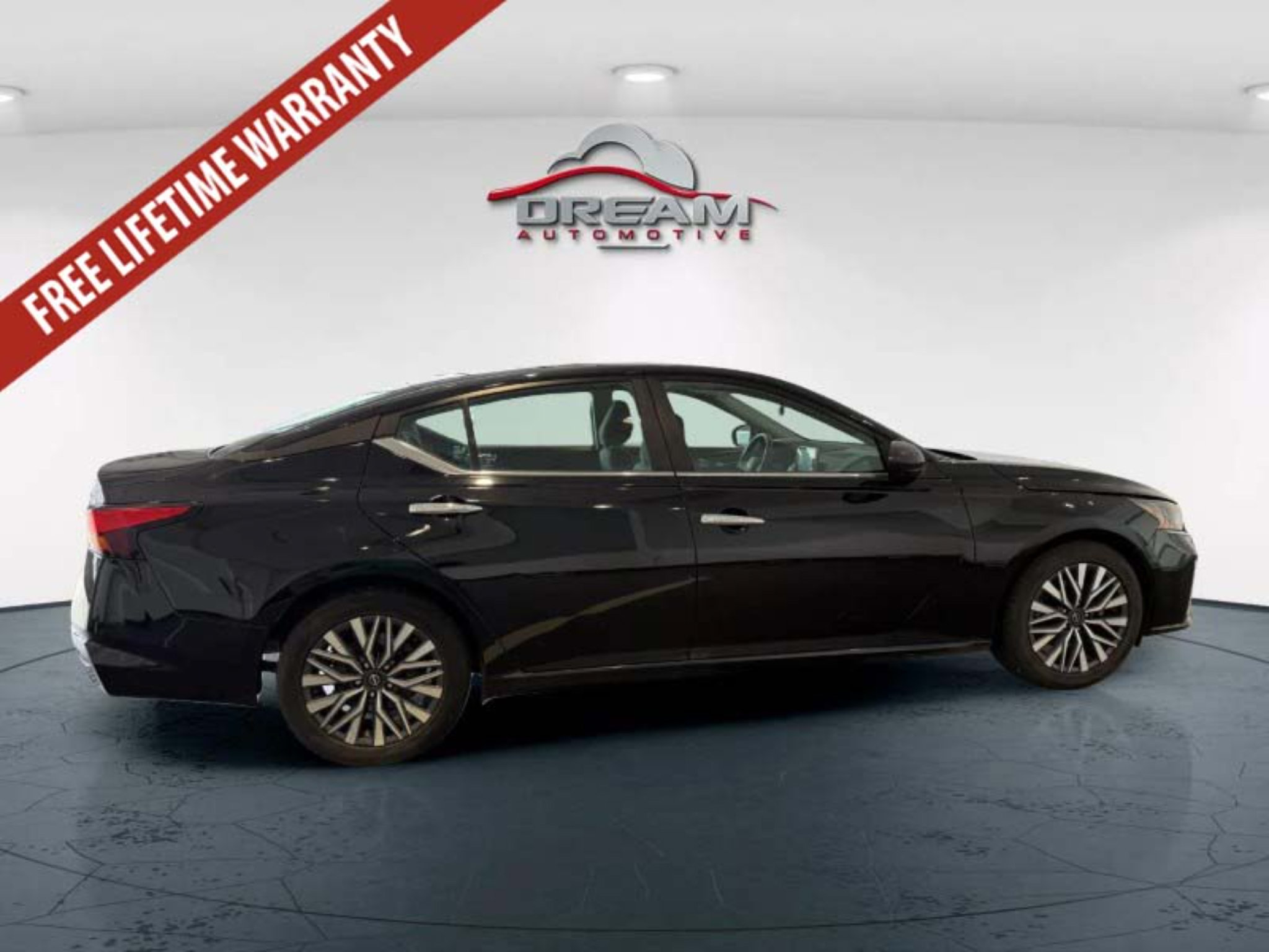 Used 2024 Nissan Altima 2.5 SV FWD image 21