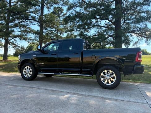Used 2022 RAM 2500 Laramie AWD/4WD image 9
