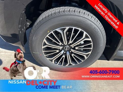 New 2025 Nissan Armada SL w/ Captain's Chari Seat Package AWD/4WD image 9