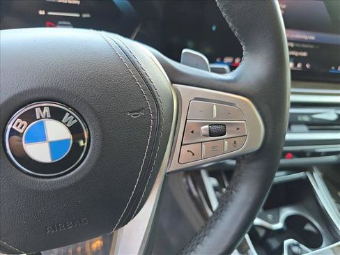 Used 2024 BMW X7 xDrive40i AWD/4WD image 19