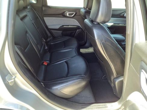 Used 2024 Jeep Compass Latitude image 14