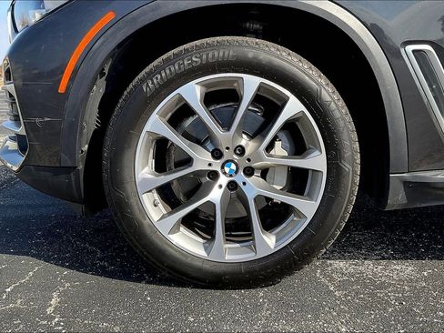 Used 2023 BMW X5 xDrive40i w/ Parking Assistance Package image 9