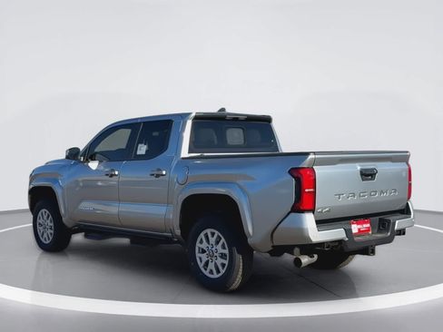 Certified 2025 Toyota Tacoma SR5 AWD/4WD image 6