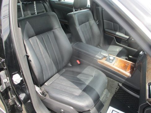Used 2013 Mercedes-Benz E 350 4MATIC Sedan image 8