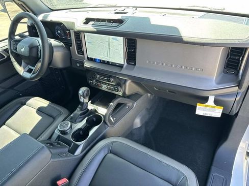 New 2025 Ford Bronco Outer Banks w/ Sasquatch Package image 16