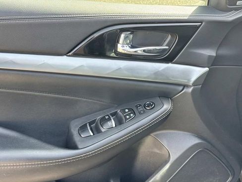 Used 2023 Nissan Maxima SL image 27