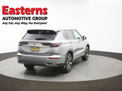 Used 2025 Mitsubishi Outlander SE AWD/4WD image 41