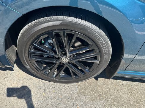 Used 2025 Toyota Camry SE w/ Convenience Package image 8