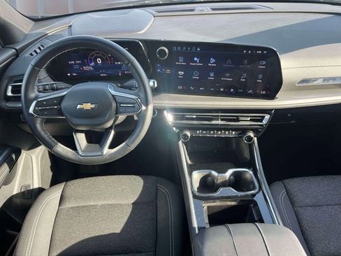 Used 2024 Chevrolet Traverse LS FWD image 13