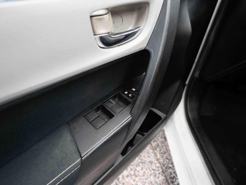 Used 2015 Toyota Corolla LE FWD image 7
