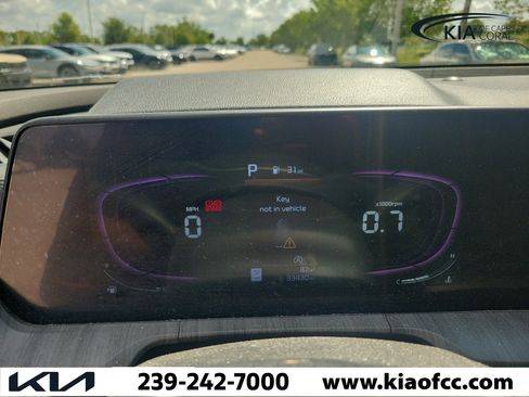 Used 2024 Kia Telluride EX w/ EX Captain's Chair Package AWD/4WD image 27