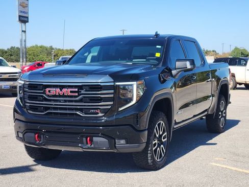 Used 2024 GMC Sierra 1500 AT4 w/ Technology Package AWD/4WD image 3