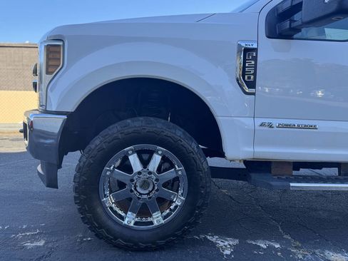 Used 2018 Ford F250 XLT w/ XLT Value Package AWD/4WD image 17