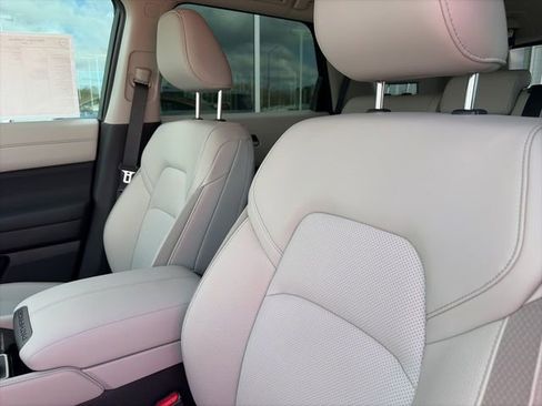 New 2026 Nissan Pathfinder SL image 9