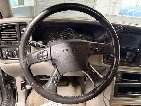 Used 2006 GMC Sierra 2500 SLT w/ Heavy-Duty Power Package image 18