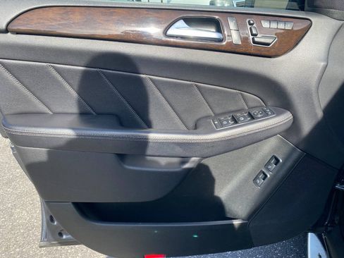 Used 2015 Mercedes-Benz GL 450 4MATIC image 11