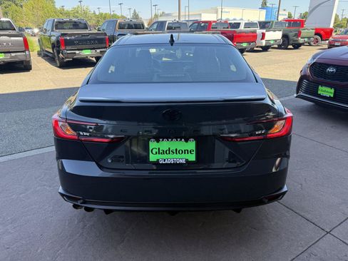 Used 2025 Toyota Camry SE w/ Convenience Package AWD/4WD image 5