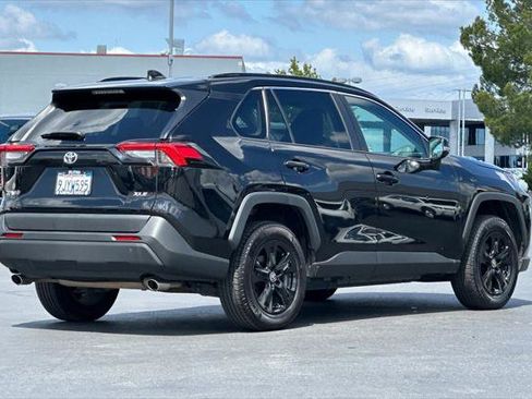 Certified 2022 Toyota RAV4 XLE w/ Convenience Package FWD image 2