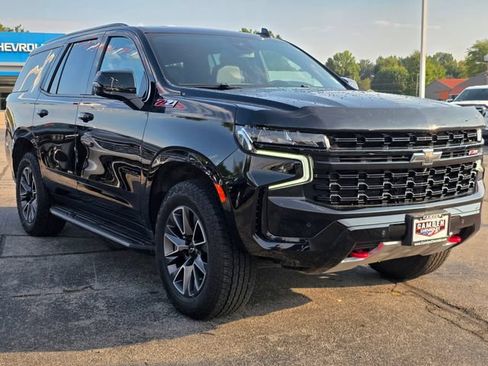 Used 2023 Chevrolet Tahoe Z71 w/ Luxury Package AWD/4WD image 19