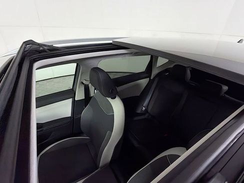 New 2026 Volkswagen Taos SE image 14