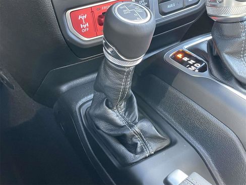 New 2025 Jeep Gladiator Rubicon image 21