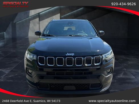 Used 2024 Jeep Compass Latitude AWD/4WD image 4