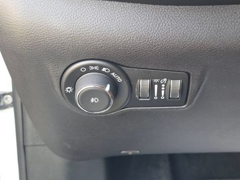 Used 2024 Jeep Compass Trailhawk AWD/4WD image 28
