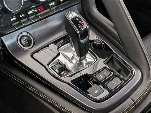 Used 2019 Jaguar F-TYPE R image 11