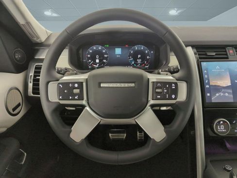 Certified 2025 Land Rover Discovery Dynamic SE image 14